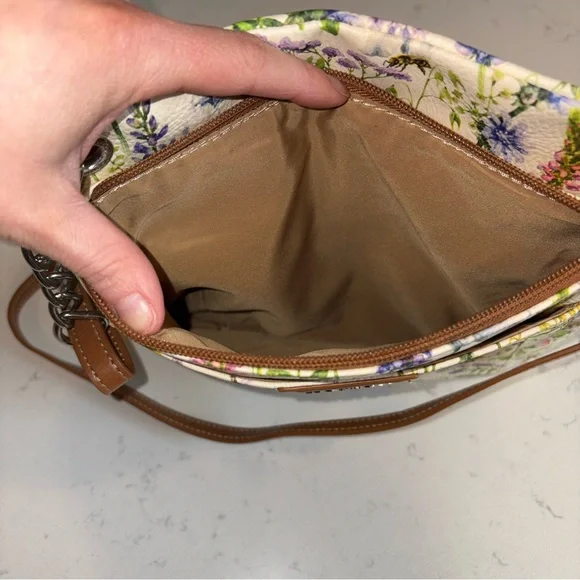 Koltov Makenna Crossbody Bag - Picture 9 of 10